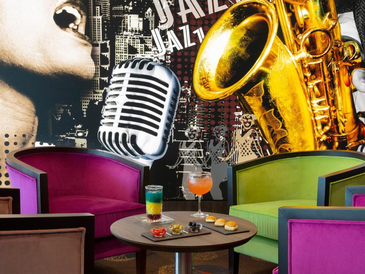 Hotel Roi Soleil Prestige Plaisir - St Quentin Buitenkant foto